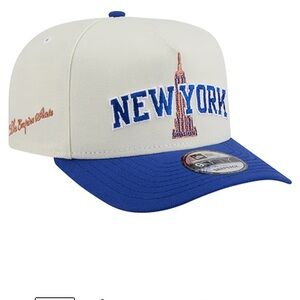 New Era New York Knicks Cap Embroidered Cap in Cream and Blue